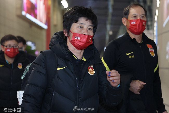 报道称，尤文图斯有意在明夏以4000万欧元左右的价格报价博尼法斯，弗拉霍维奇可能离队，为博尼法斯的可能加盟腾出空间和筹集资金。